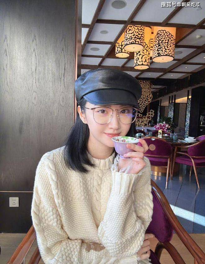 心喊话高中粉丝：好好学习才是正经事龙8囯际景甜“房车课堂”再出圈暖(图8)