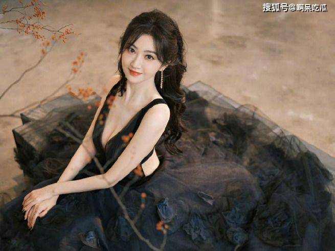 心喊话高中粉丝：好好学习才是正经事龙8囯际景甜“房车课堂”再出圈暖(图2)