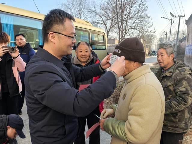 学院医药学院党总支开展主题党日活动龙8国际点此进入河南应用技术职业(图2)
